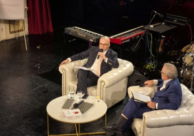 Debata społeczno-gospodarcza z prof. Maciejem Kisilowskim zgromadziła licznych uczestników w Teatrze Polskim w Bielsku-Białej